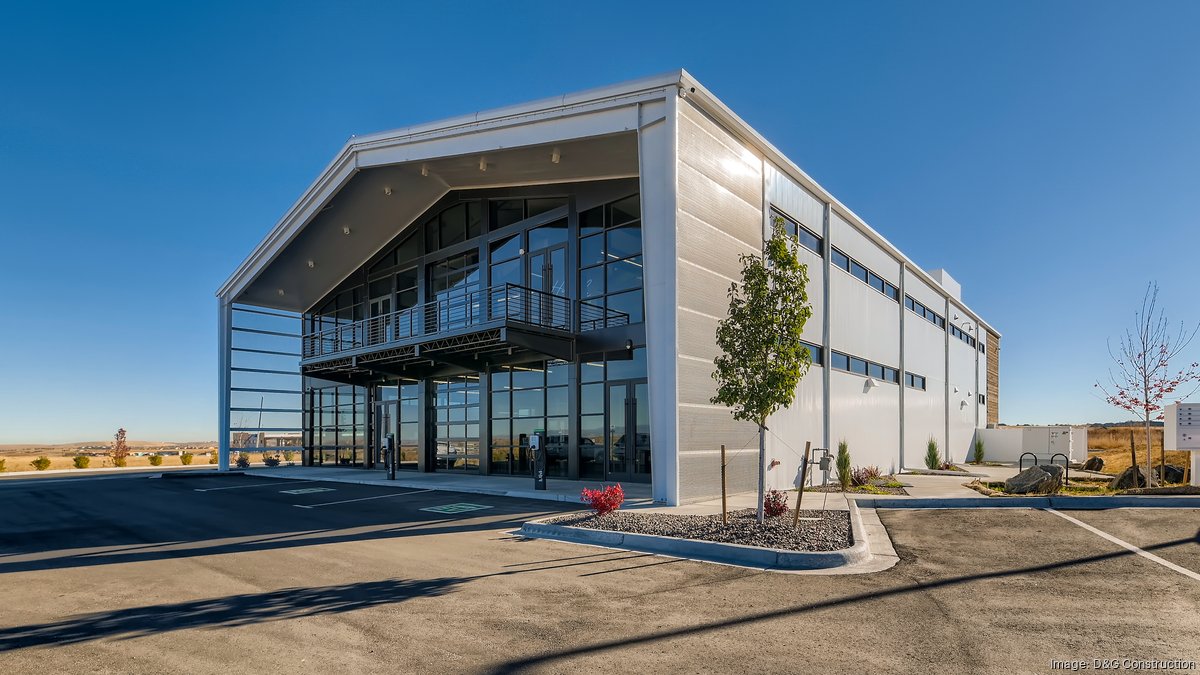 Lafayette construction business expands with coworking, garage condos