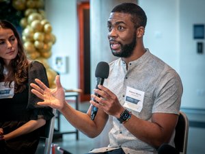 Dawn Staley Reveals What Led to Her Oofos Partnership & More – Footwear News