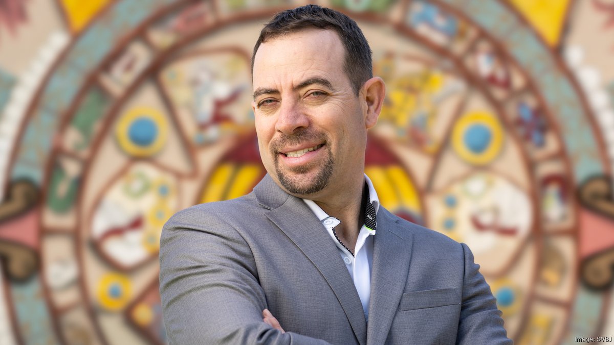 samuel-ulloa-ceo-of-listo-is-a-latinx-business-leadership-awards