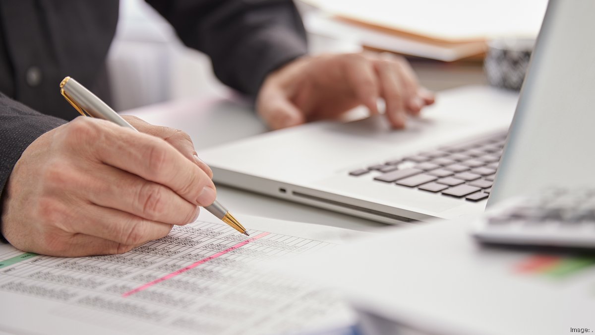 6 costcontrol management tips to implement in an uncertain economy