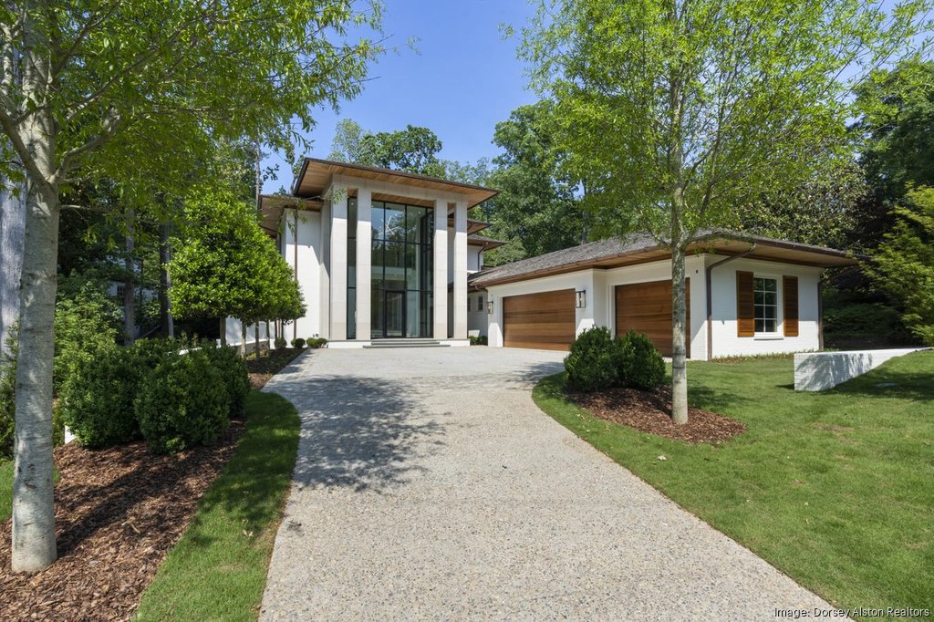 Luxury modern homes for sale in Brookhaven, Georgia