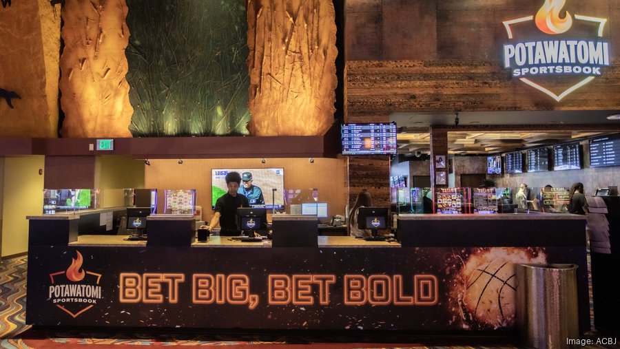 New York's largest sports betting lounge now open 