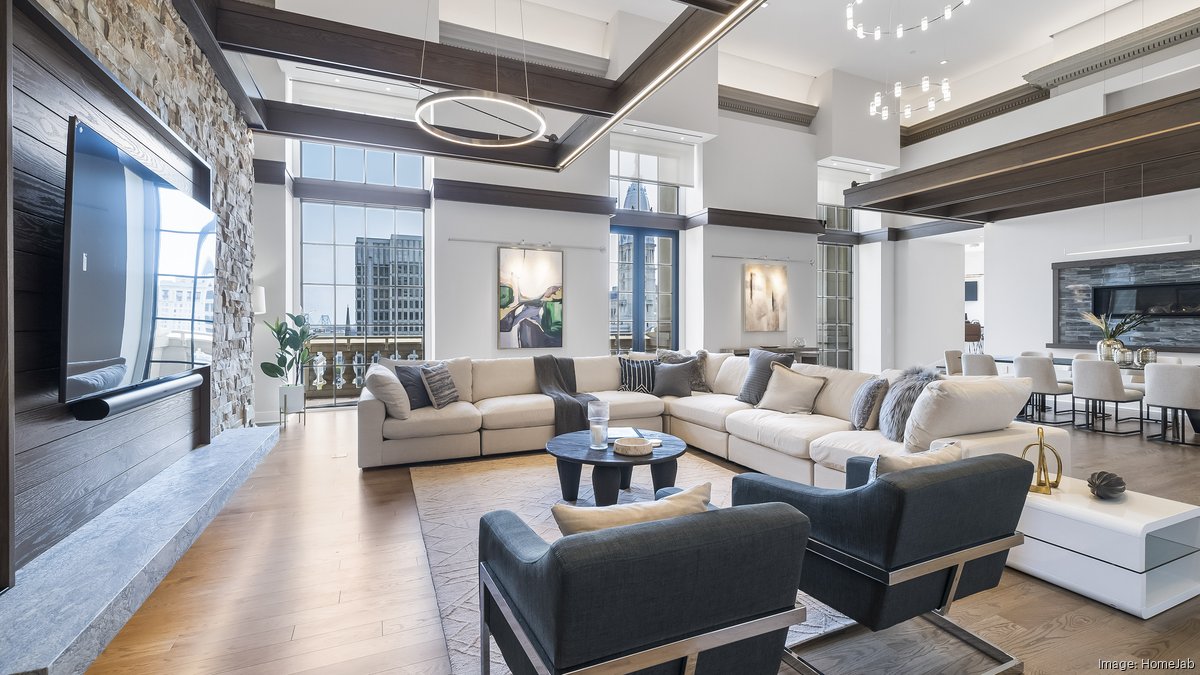 Philadelphia penthouse once leased by Jennifer Lopez, Ben Affleck lists