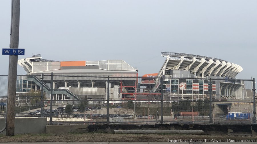 Cleveland Browns begin removal of FirstEnergy signs from stadium