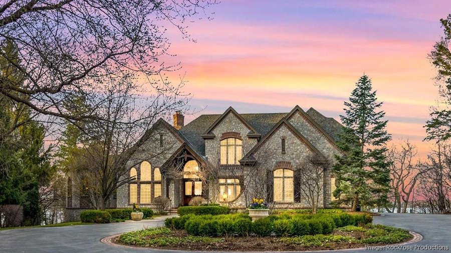 See inside Oconomowoc lake home that just sold for 6.2M Slideshow