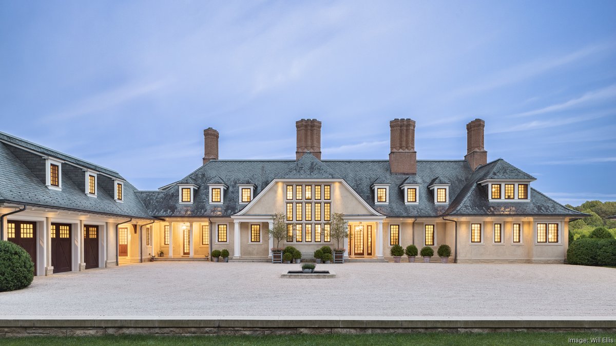 Bucks County mansion spanning 18,000 square feet lists for record 14