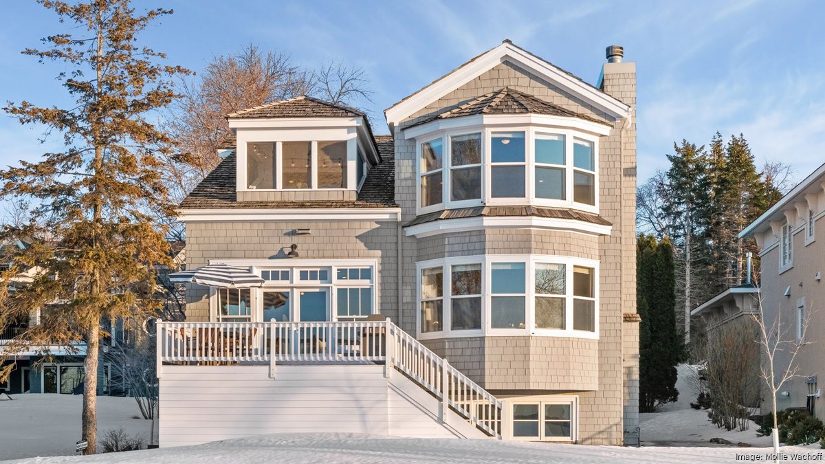 Waterfront Lake home in Deephaven lists for 3.35 million