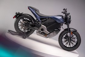 Harley-Davidson イーグル メダリオン② New 2024 Harley-Davidson Low Rider® ST Vivid Black | Motorcycles