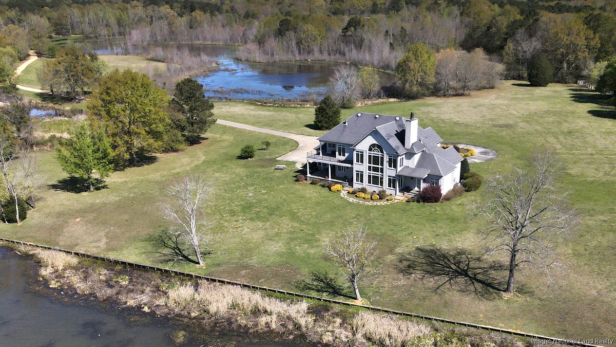 Million Dollar Monday Lay Lake Estate recreational retreat on market