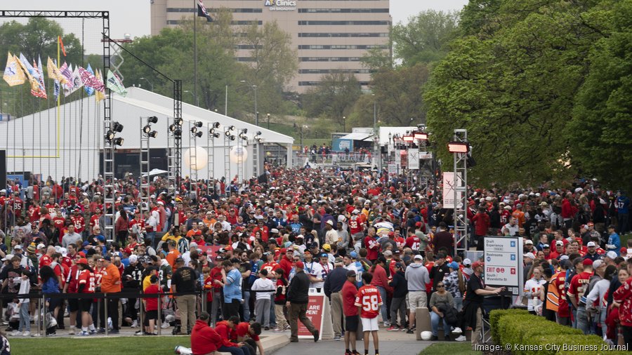 NFL Draft Experience draws thousands of football fans to downtown KC  [PHOTOS] - Kansas City Business Journal