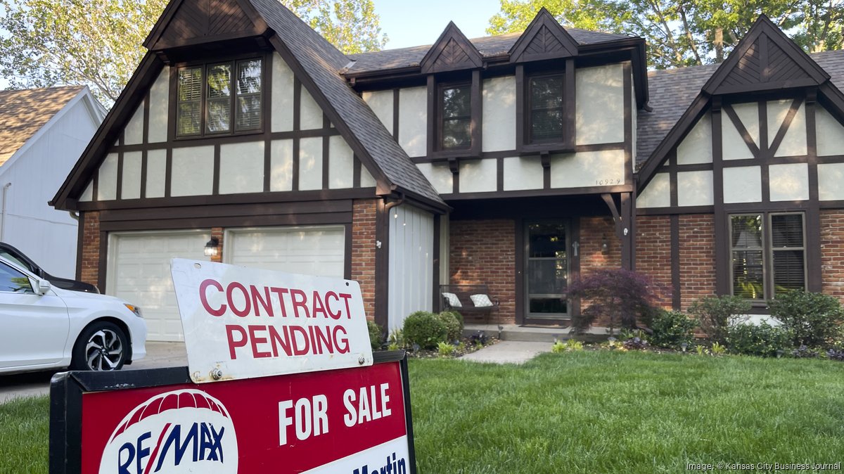 Pending metro Atlanta home sales drop to new low as buyers remain stymied