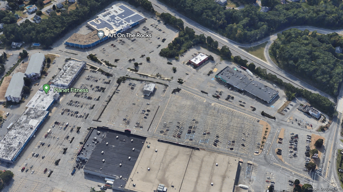 Long Wharf, Crosspoint buy Twin City plaza in Leominster, Fitchburg ... - Boston Business Journal