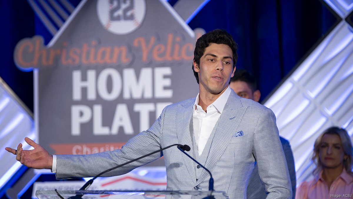 Yelich shares advice with kids at PLAY event 