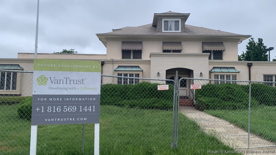 VanTrust prepares to demolish Midtown funeral home, create project site