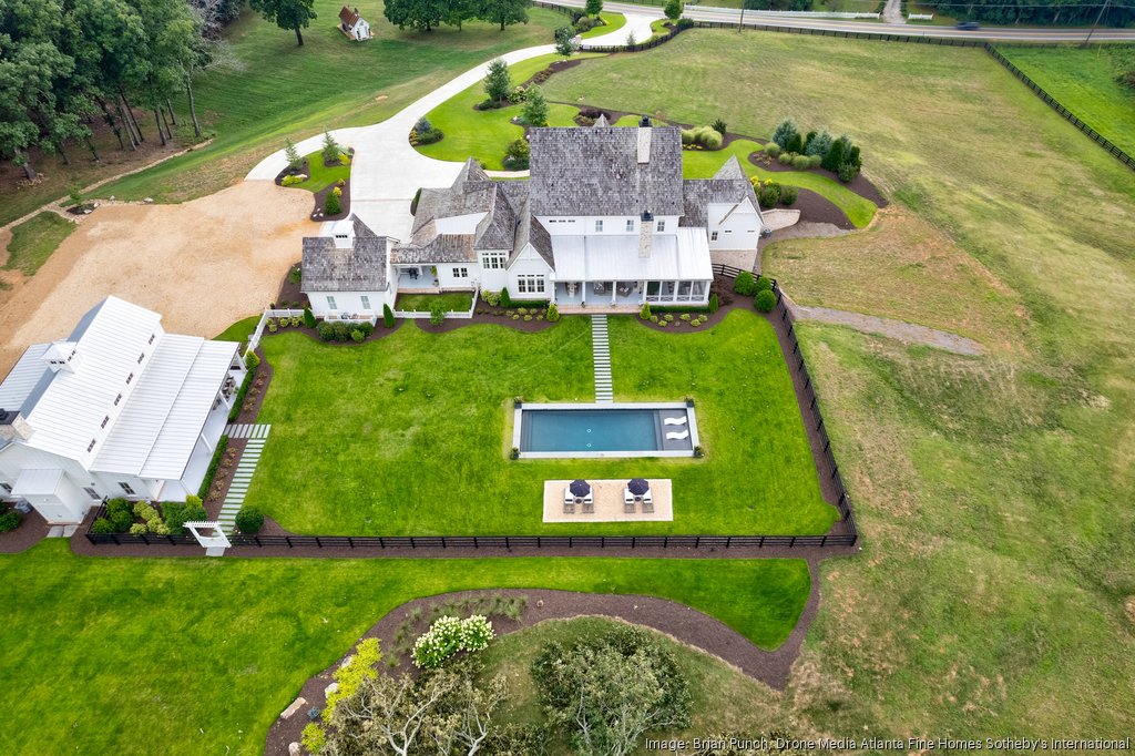 Braves' Chipper Jones sells bonkers Georgia mansion for $11 million