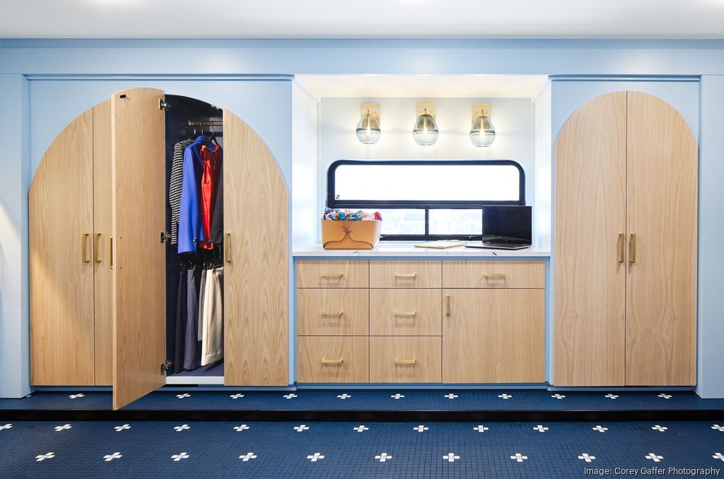 Dress for Success Midwest unveils its new boutique truck – The