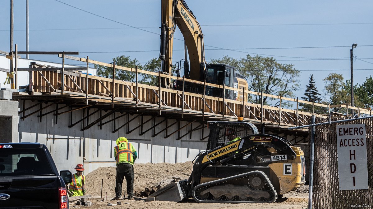 See the reconstruction of Interstate 43 north of Milwaukee Slideshow