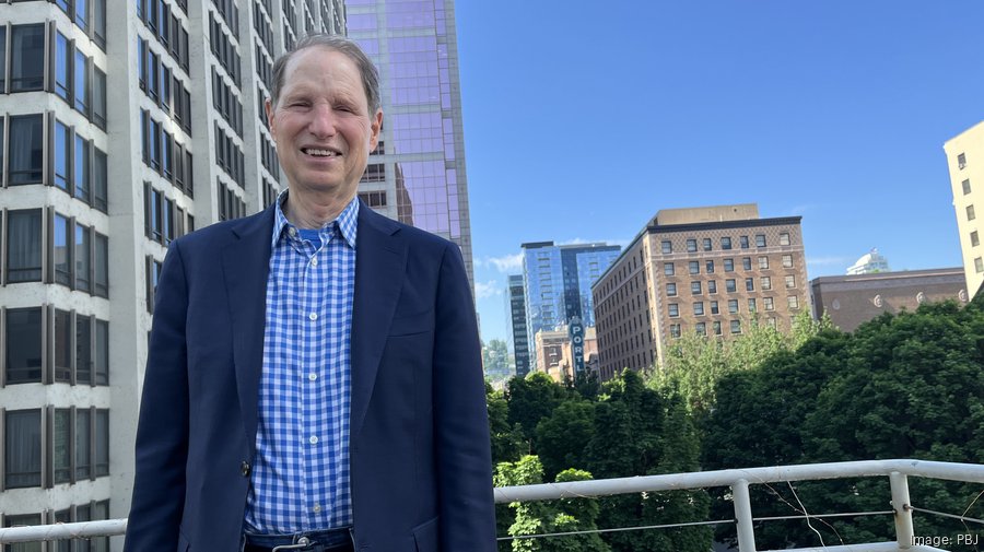 Sen. Ron Wyden and Jim Etzel continue efforts to bring the WNBA back to  Portland 