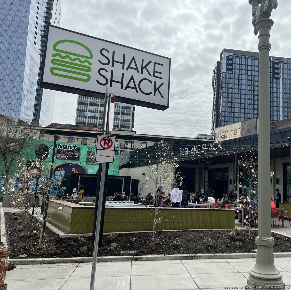 Shake Shack's latest Oregon location opens this month at this Bridgeport  Village mall 