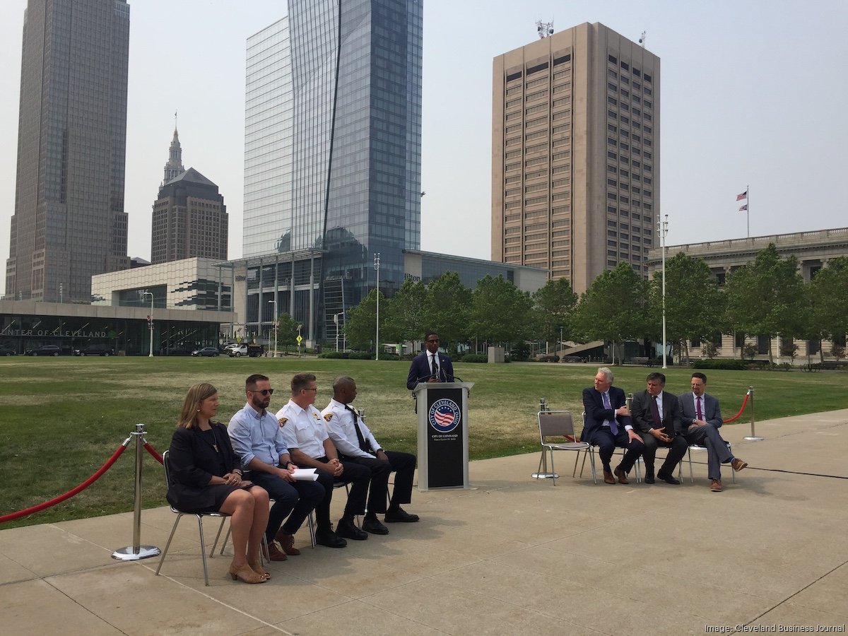 Cleveland Browns, city unveil plan connecting stadium, downtown