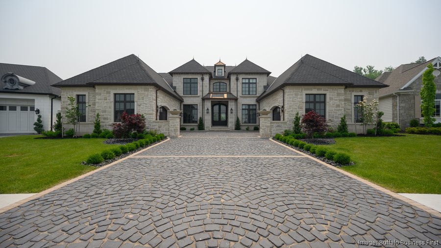 Check Out This Million Dollar Home In East Aurora [PHOTOS]