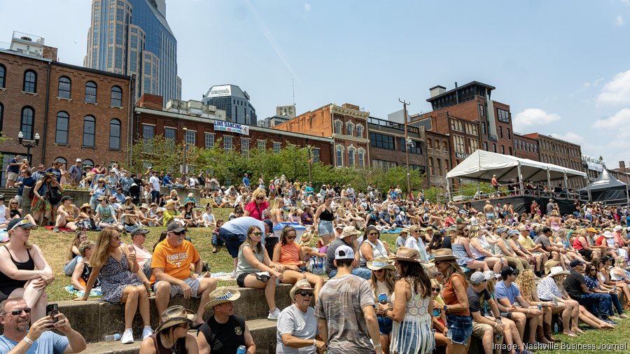 Cma Week Photos: CMA Fest returns to downtown Nashville for its 50th anniversary ...