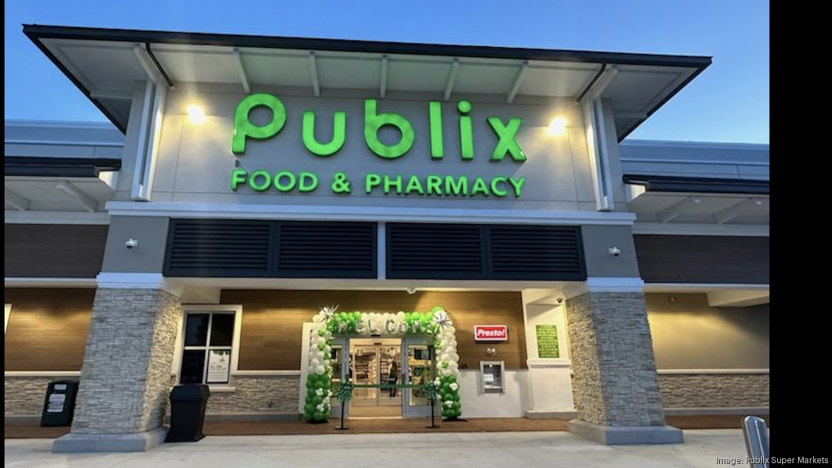 Publix opens 47,000squarefoot store in Crossing Shopping Village of