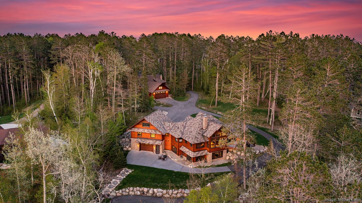 Dream Cabins Custom Bluewater Lake home near Chippewa National Forest