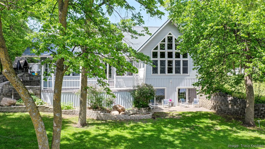 Dream Cabins Spacious Maple Lake home in Mentor listing for 1.2