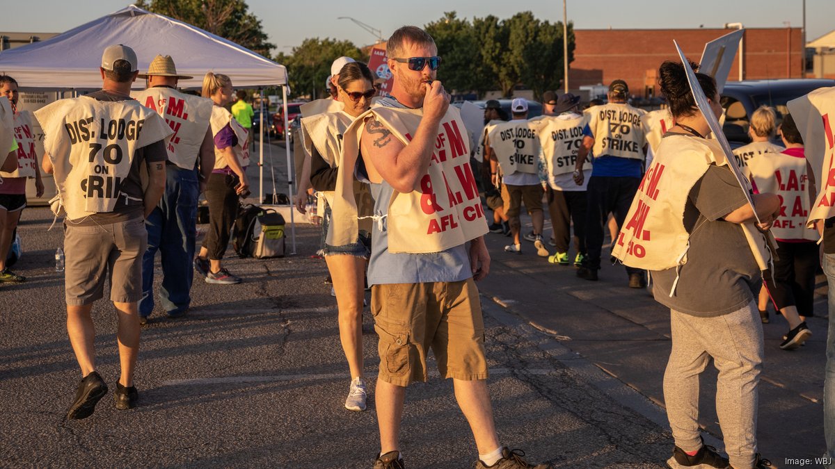 Spirit AeroSystems gives striking Machinists new contract offer ...