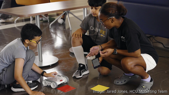 Middle school students get hands-on tech experience as Houston Christian University hosts STEM program