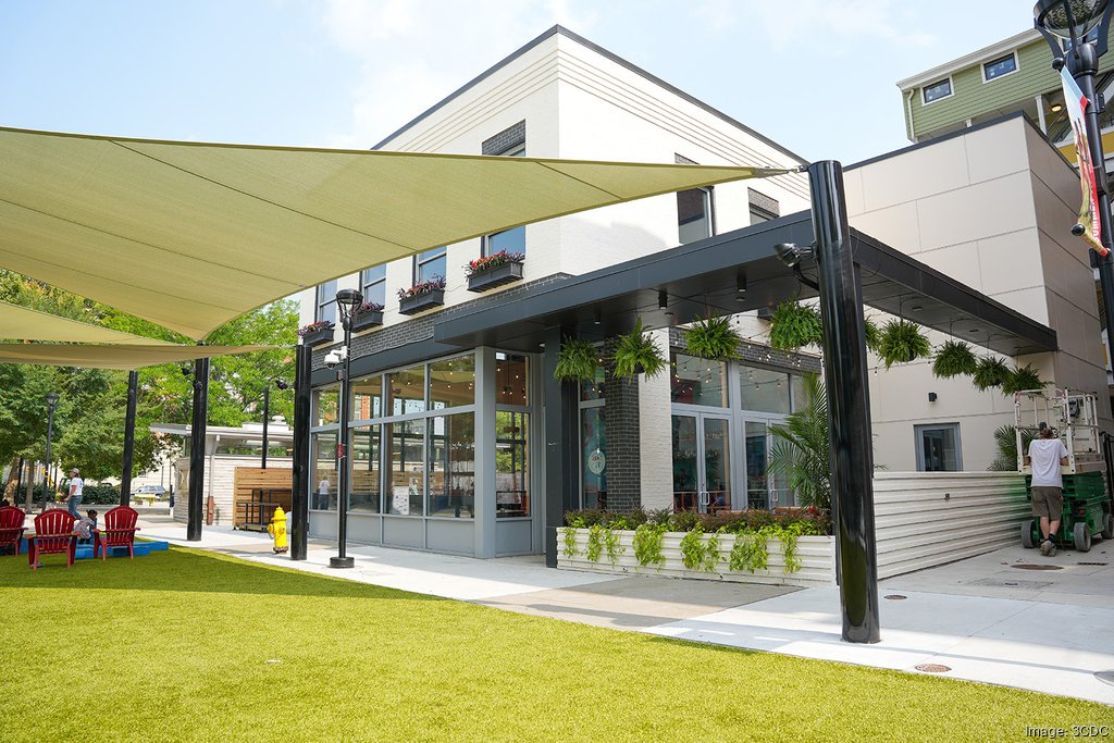 yolis-pool-house-1.jpg