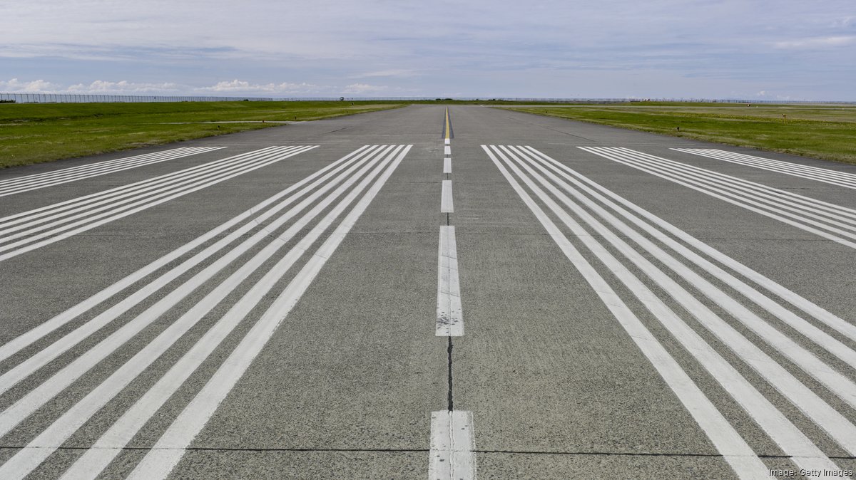 Sugar Land approves $39M contract to rebuild aging airport runway