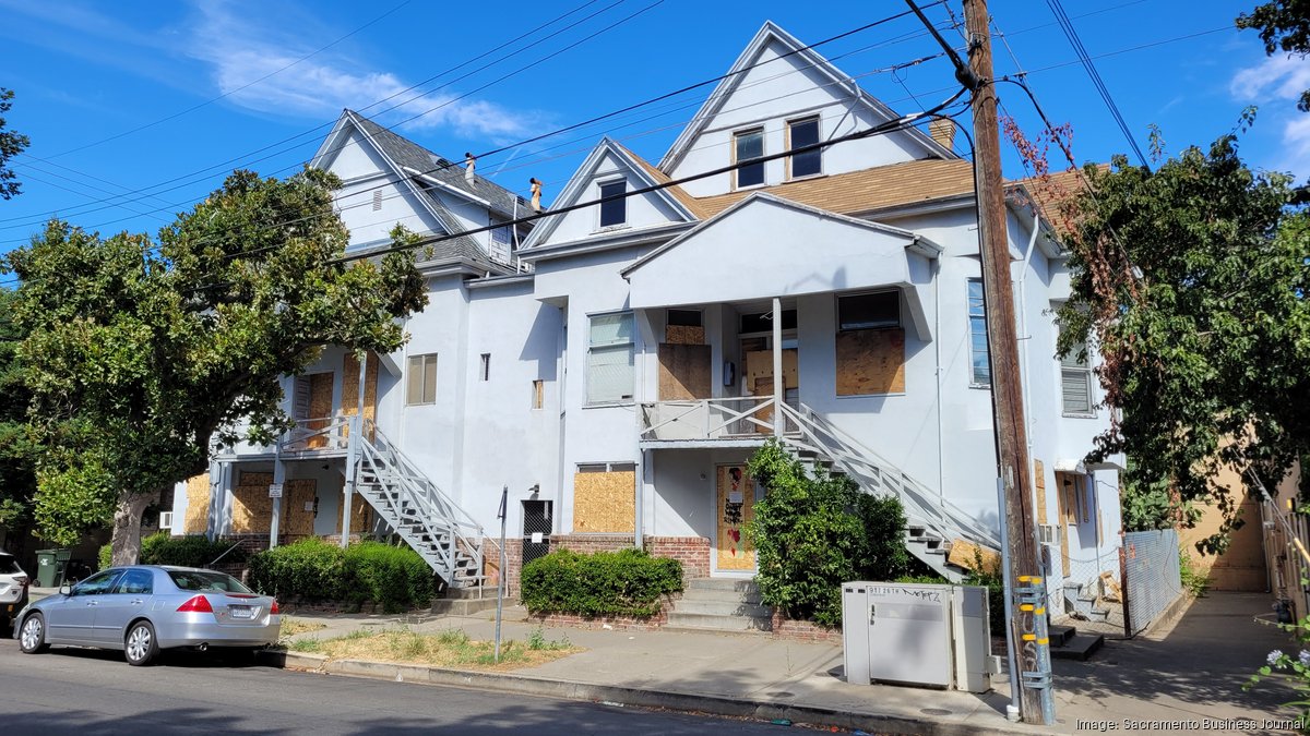 Shuttered Midtown apartment building creates conundrum for owners