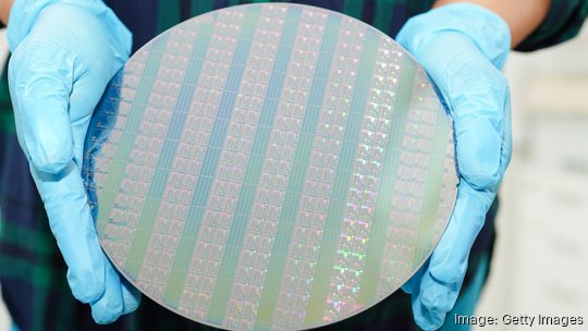 Silicon wafer for manufacturing semiconductor of integrated circuit.