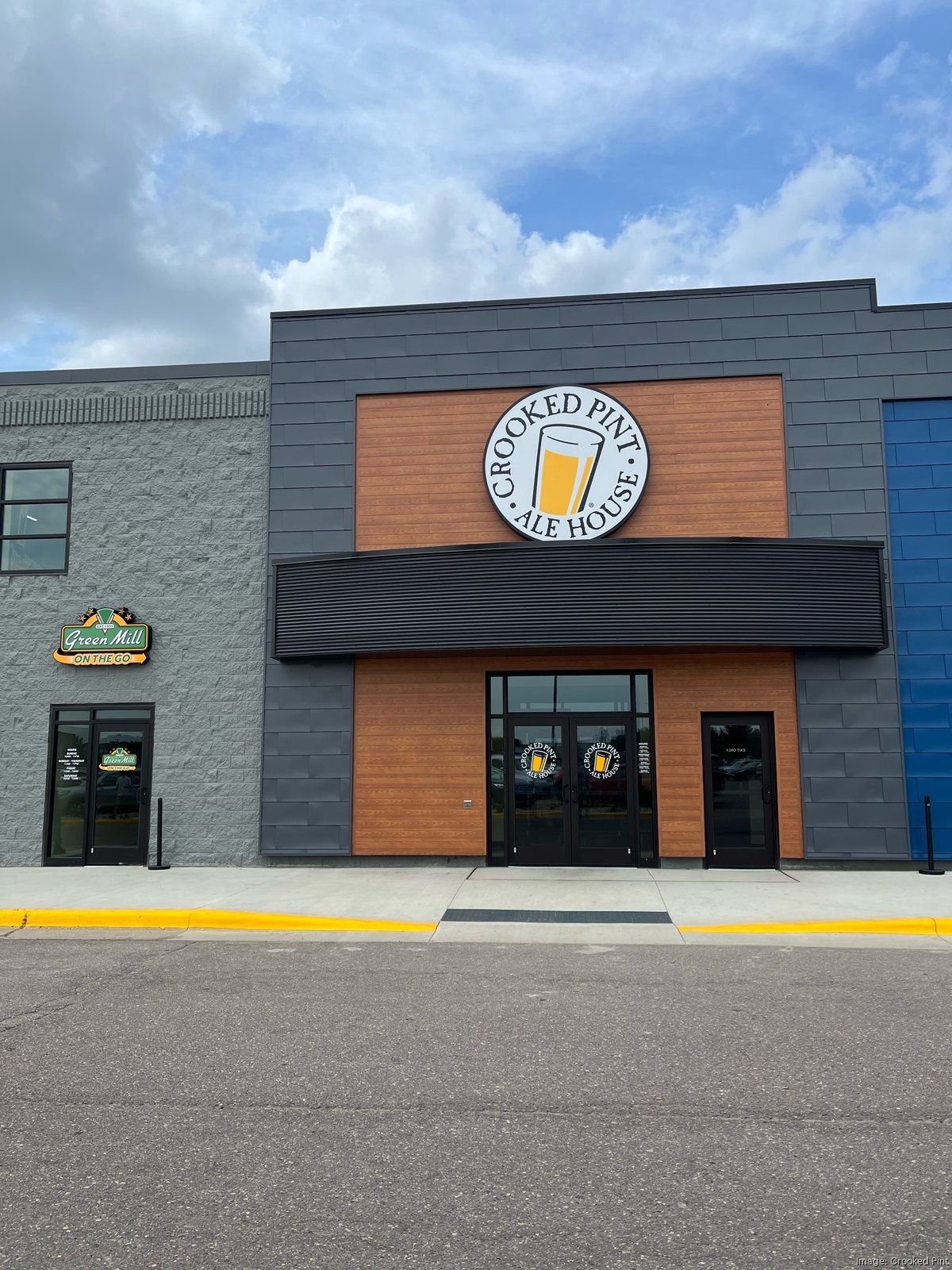 Mankato gains newly opened Crooked Pint Ale House restaurant