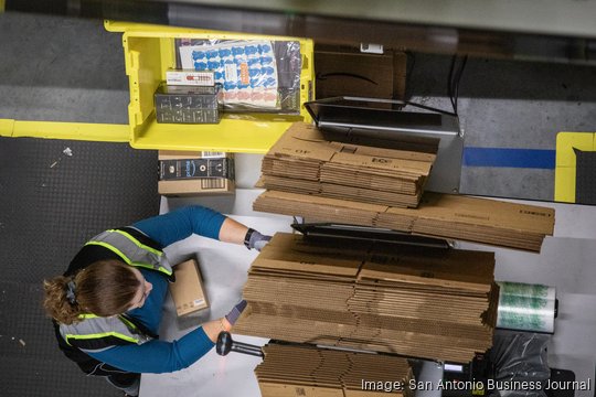 Amazon Robotics Fulfillment Center 080923 05