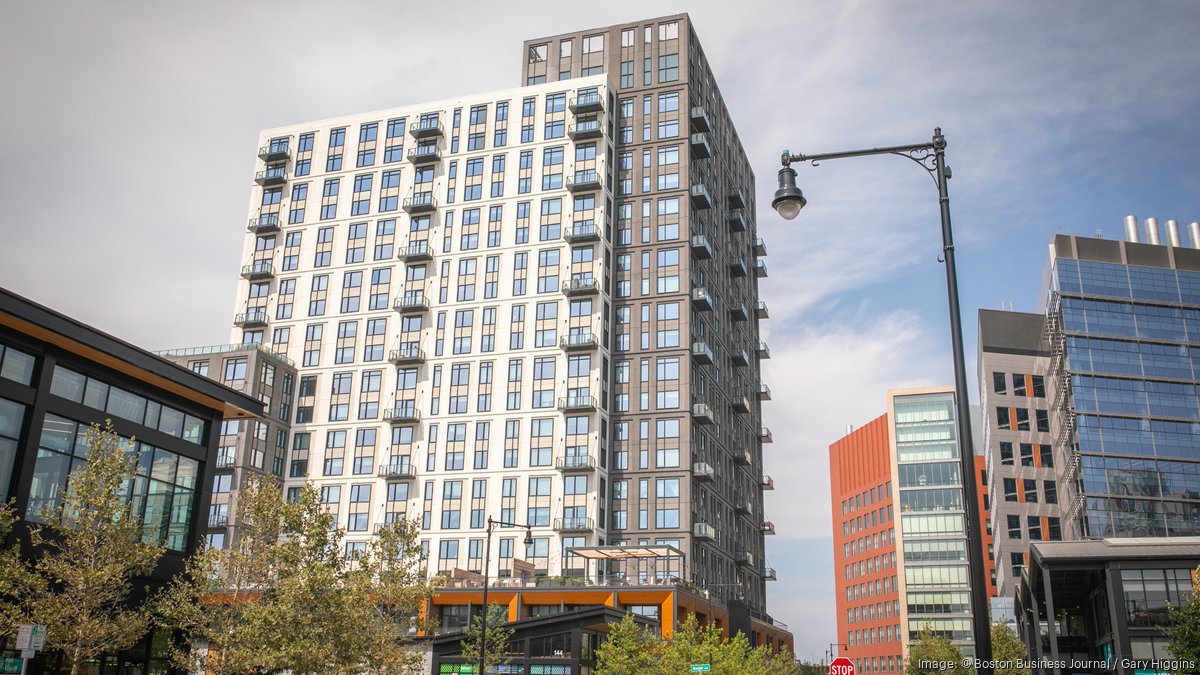 Boston rents drop for 13 straight months as vacancy rates climb and job market weakens