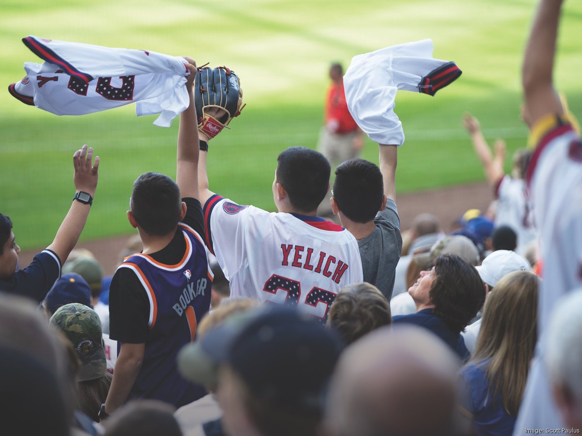 Retailers struggle to meet demand for White Sox gear