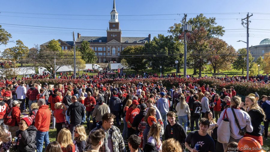 university of cincinnati application deadline fall 2023