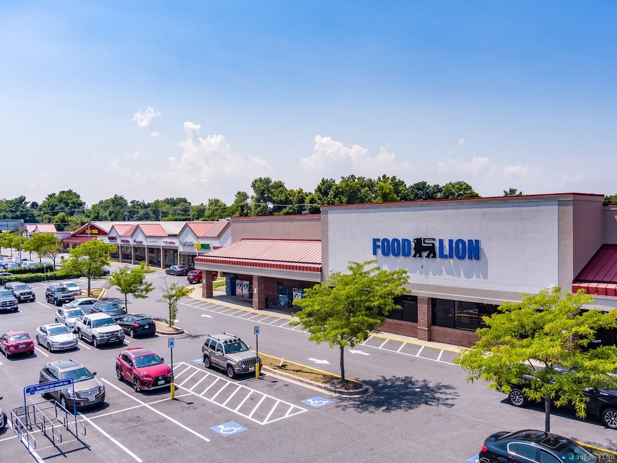 Shoe store edgewood 2025 town center