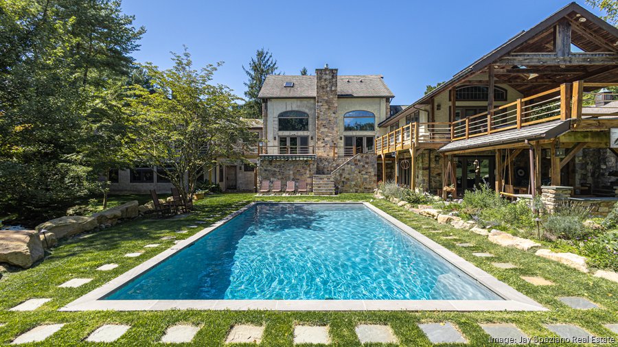 田*中様 house on the hill sweat brown 田*中様 House on the Hill Sweatshirt (Black 田*中様 house on