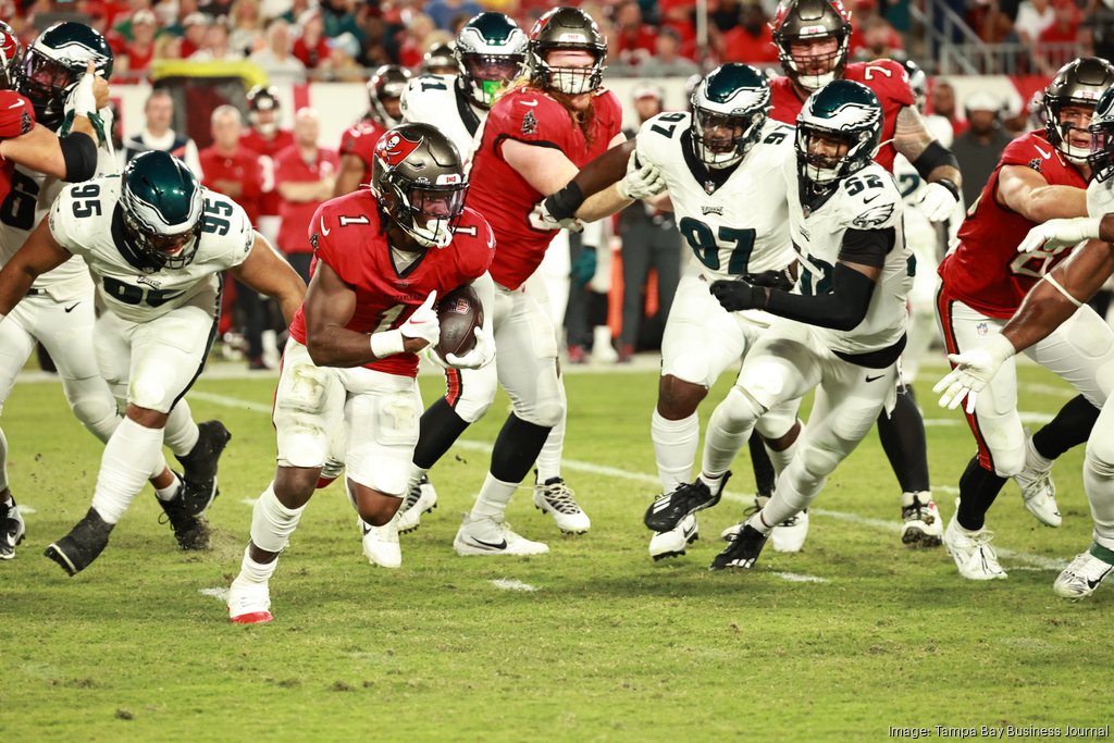 Tampa Bay Buccaneers drop first game of season on Monday Night