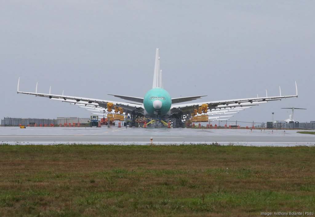 Boeing opens Dubai Airshow with big 777X, 787 Dreamliner orders