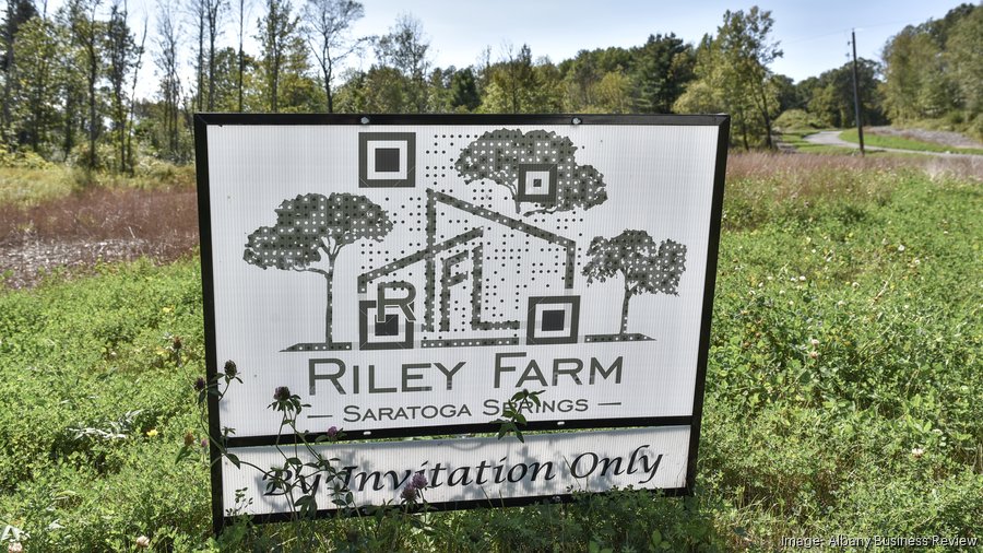 Riley Farm sign