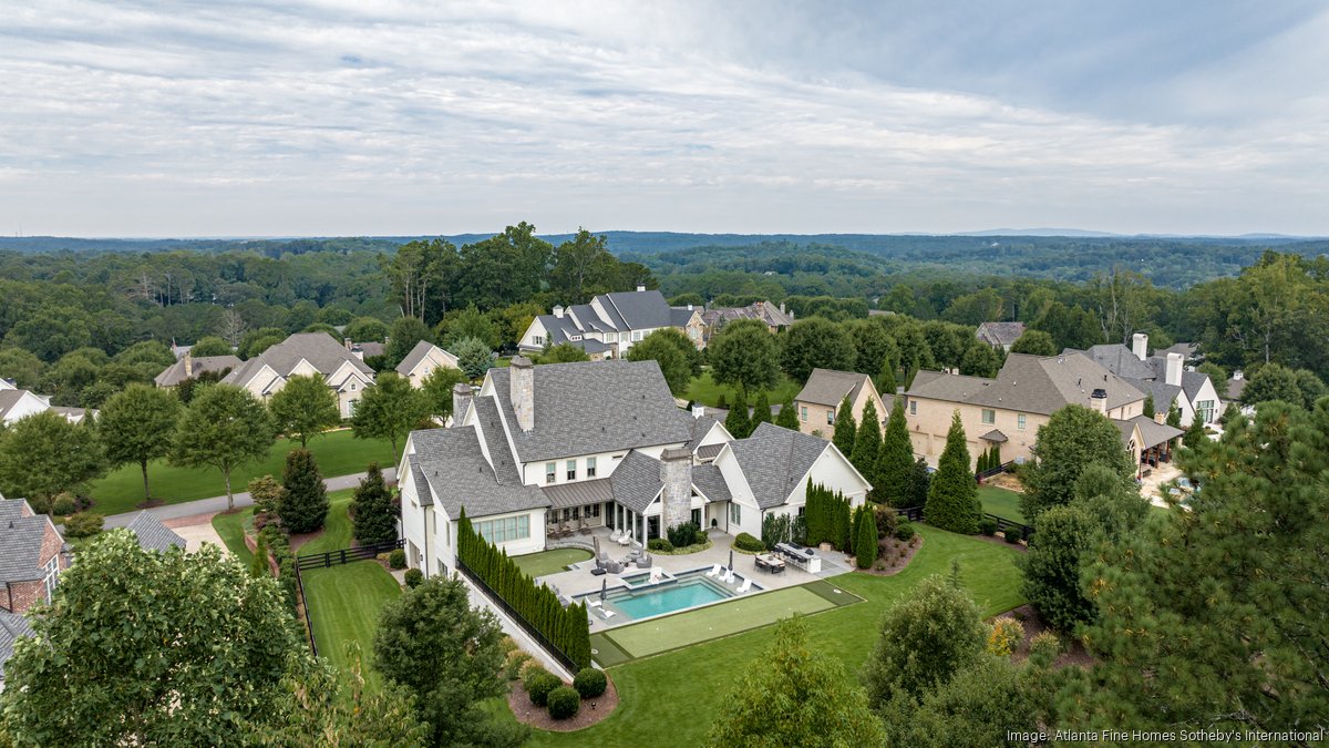 Baseball's Tom Glavine Lists Longtime Atlanta Home - Mansion Global