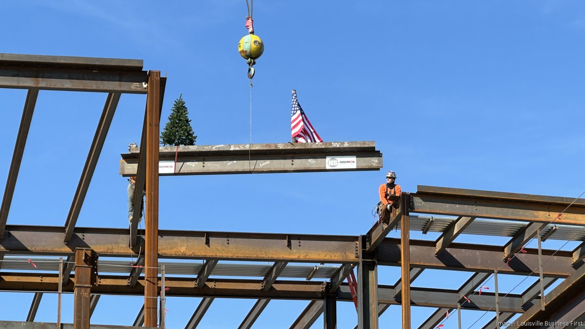 Norton Healthcare marks milestone in the construction of its new West