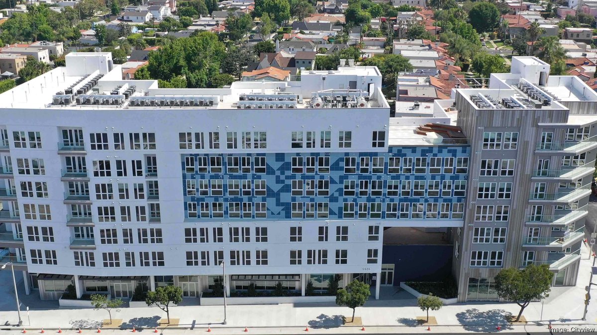 洛杉矶商业第一：城市全景包裹了帕克公寓和零售项目