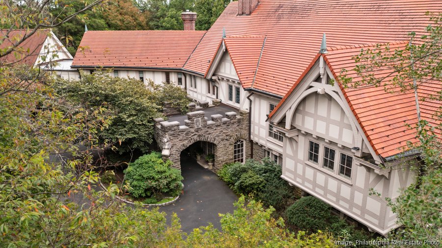 120yearold Abington estate frequented by Amelia Earhart lists for 4