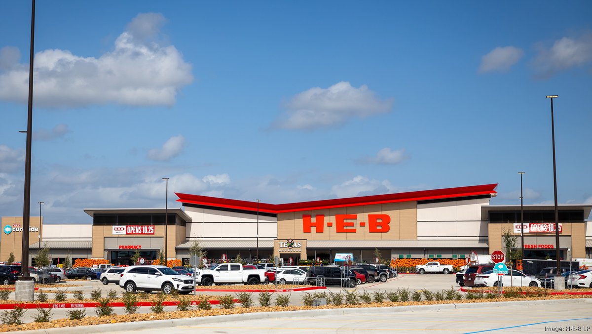 H-E-B in Manvel Town Center opens - Houston Business Journal